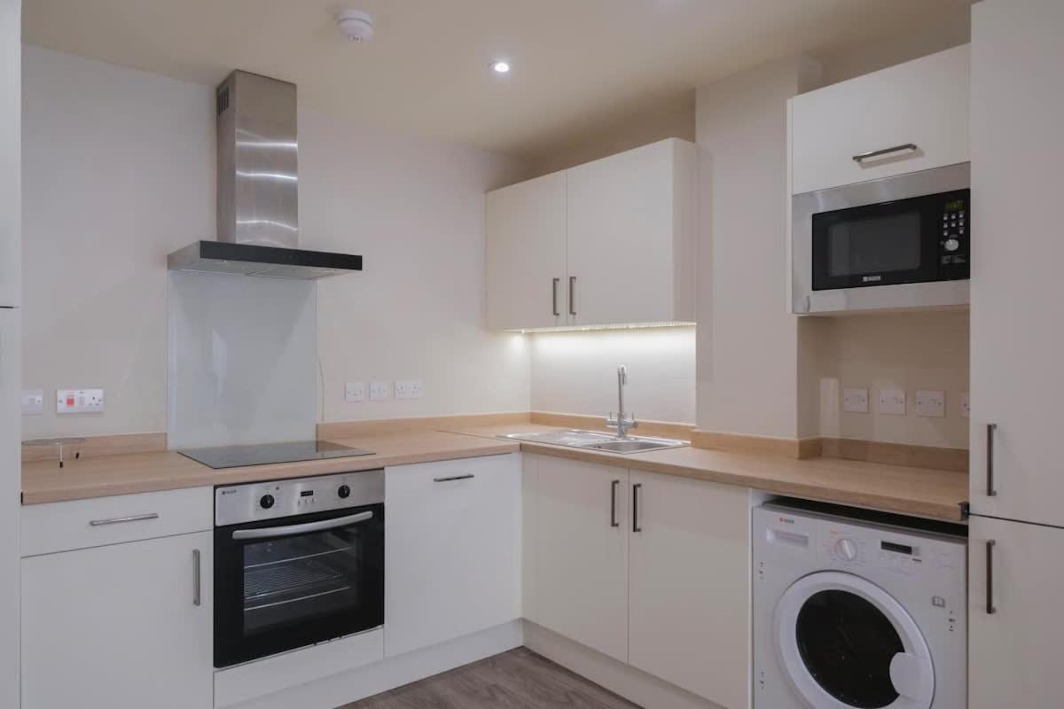 Charming 1-Bedroom Apartment In Leeds City Centre Perfect For Couples Or Solo Travelers מראה חיצוני תמונה