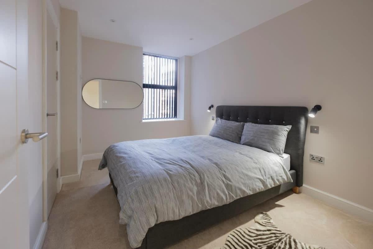 Charming 1-Bedroom Apartment In Leeds City Centre Perfect For Couples Or Solo Travelers מראה חיצוני תמונה